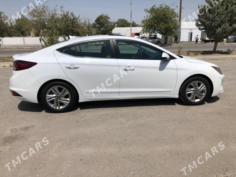 Hyundai Elantra 2019 - 210 000 TMT - Bedew - img 5