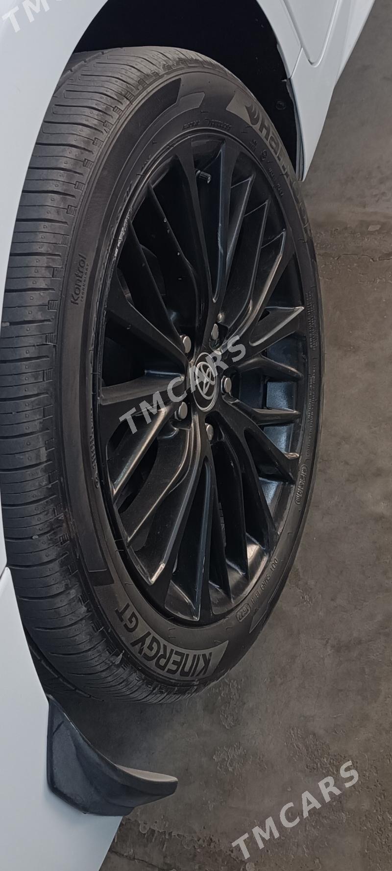 Toyota Camry 2022 - 340 000 TMT - Мары - img 2
