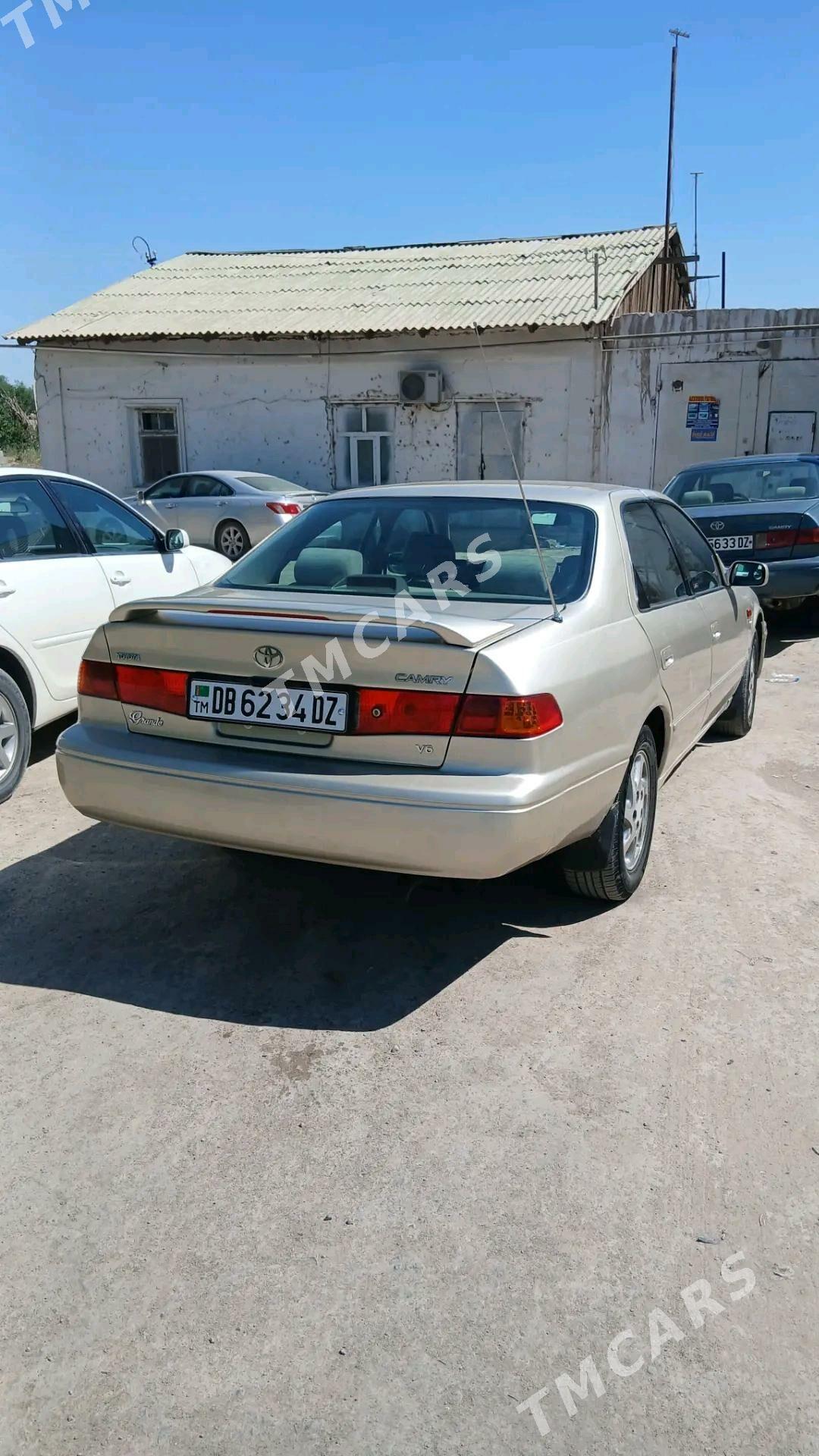 Toyota Camry 1999 - 115 000 TMT - Köneürgenç - img 8