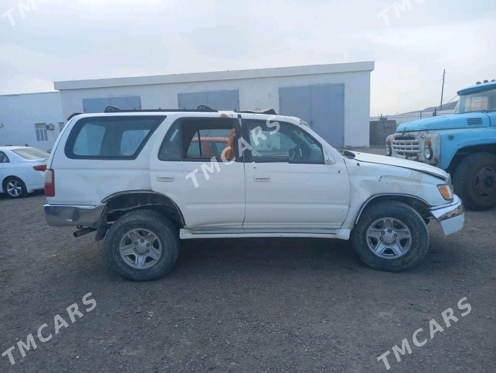 Toyota 4Runner 2001 - 58 000 TMT - Aşgabat - img 2