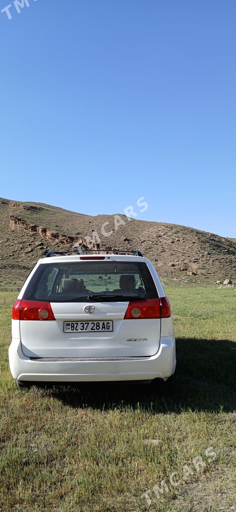 Toyota Sienna 2007 - 220 000 TMT - Ашхабад - img 4