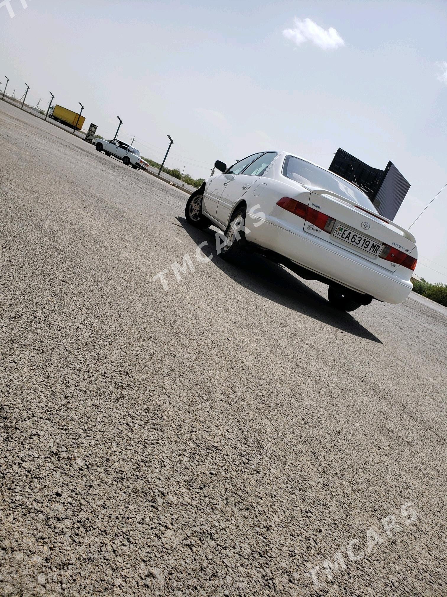 Toyota Camry 2000 - 135 000 TMT - Mary - img 5
