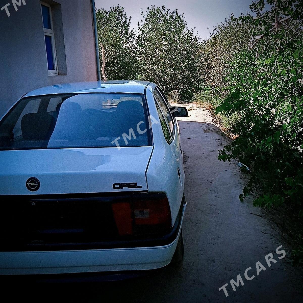 Opel Vectra 1990 - 26 000 TMT - Гороглы (Тагта) - img 2