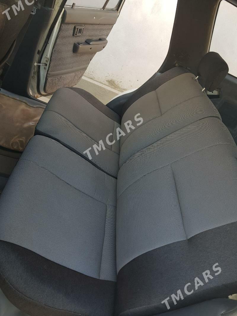 Toyota 4Runner 1995 - 80 000 TMT - Гурбансолтан Едже - img 9
