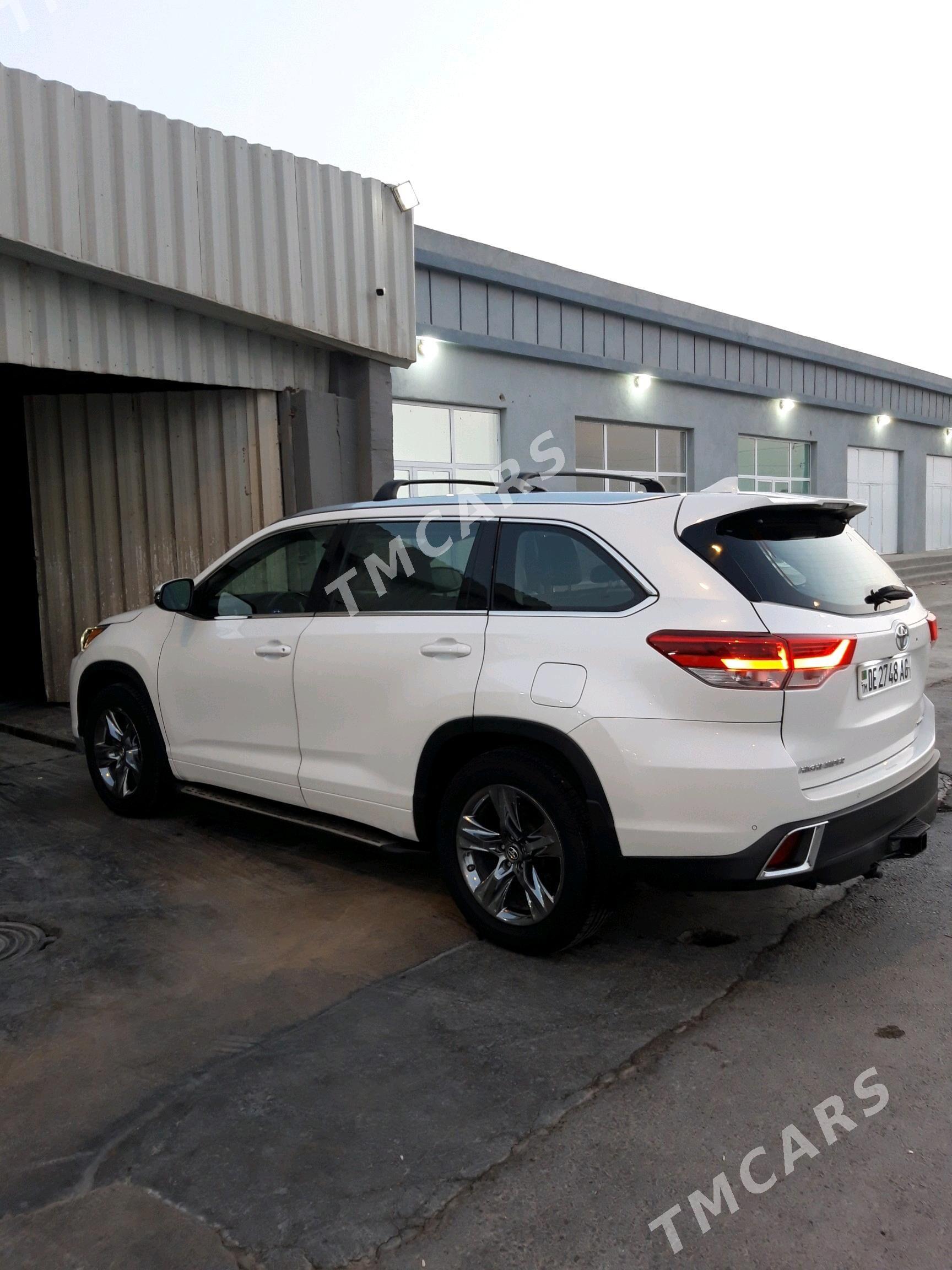 Toyota Highlander 2019 - 575 000 TMT - Ашхабад - img 4