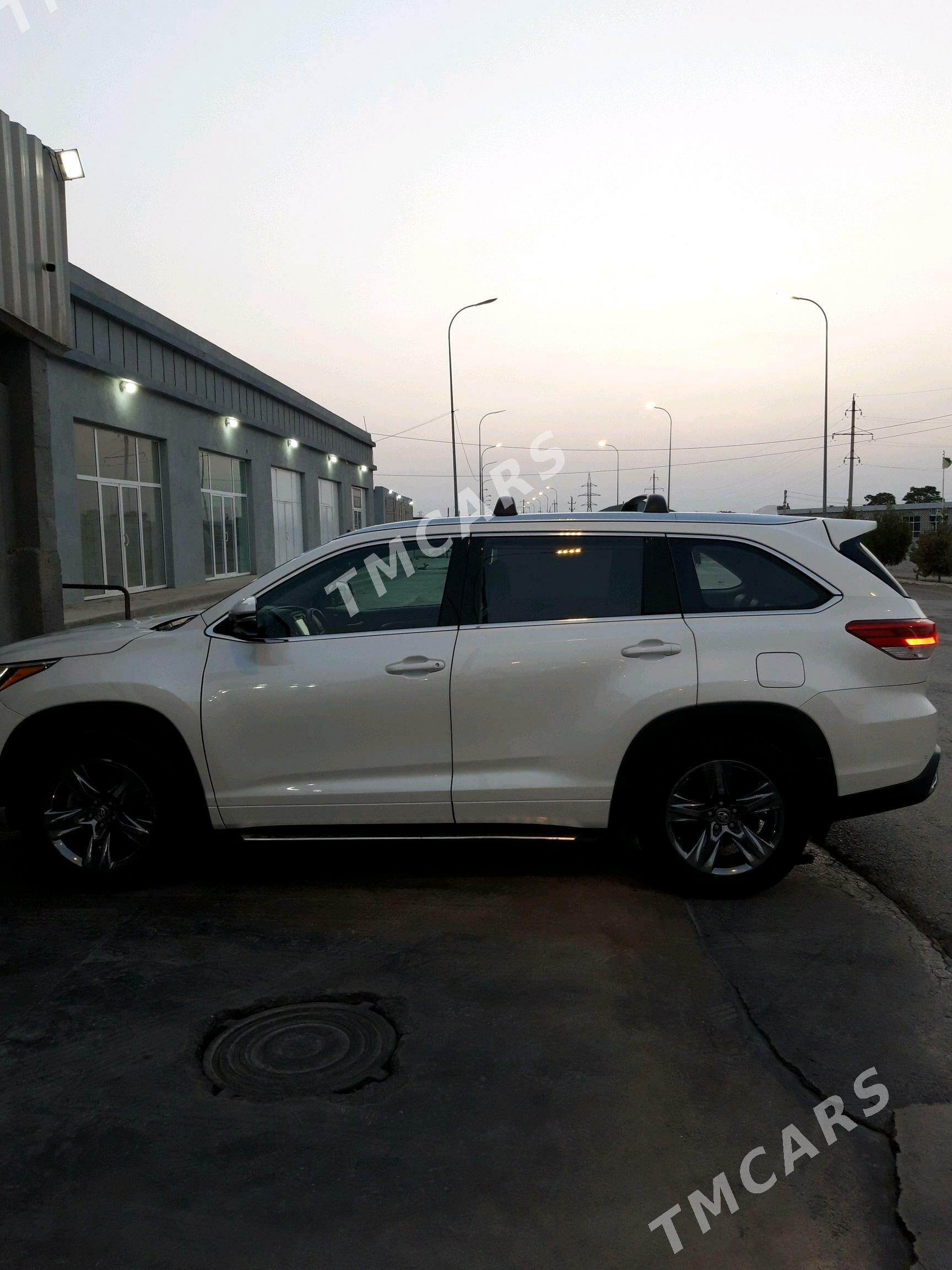 Toyota Highlander 2019 - 575 000 TMT - Ашхабад - img 3