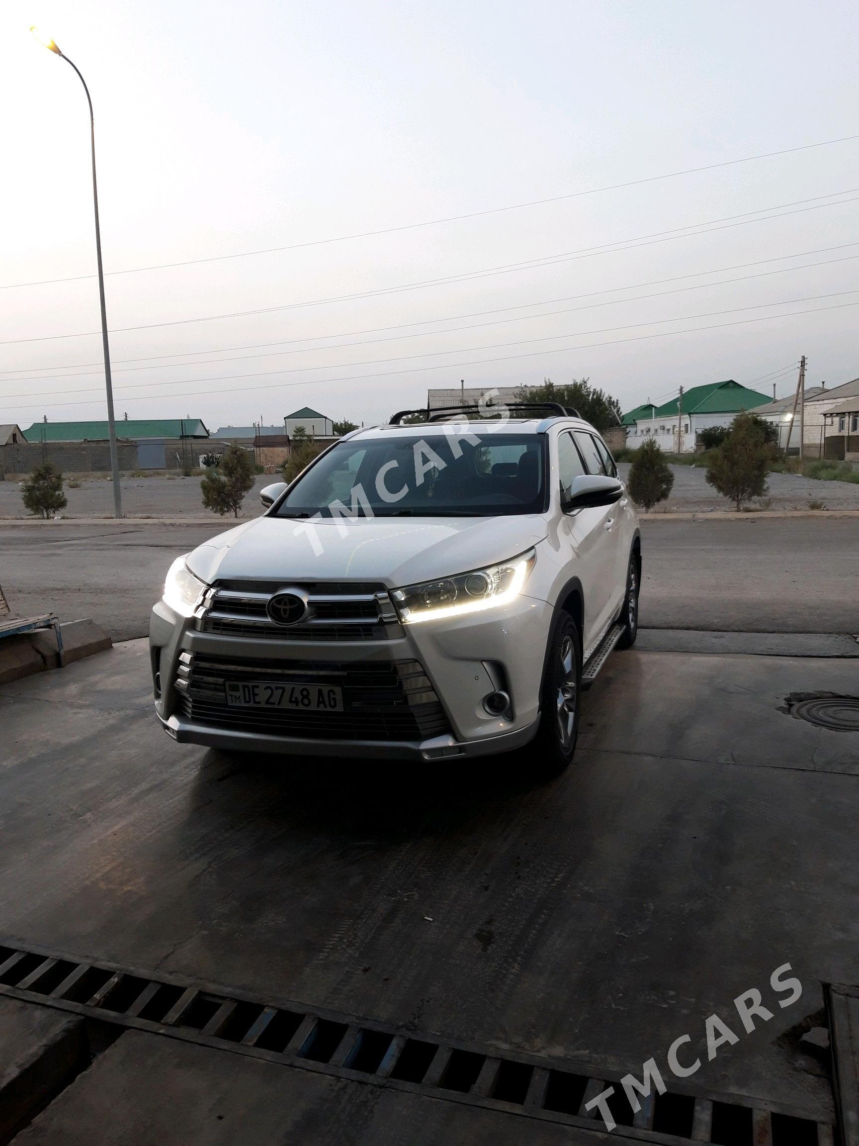 Toyota Highlander 2019 - 575 000 TMT - Ашхабад - img 8