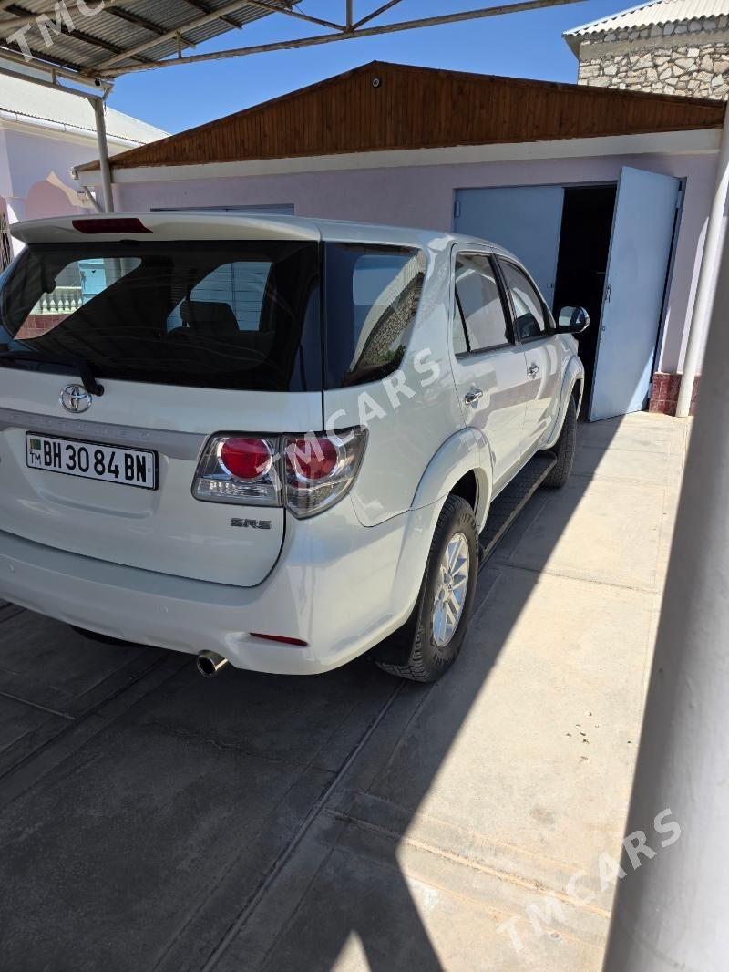 Toyota Fortuner 2013 - 260 000 TMT - Балканабат - img 3