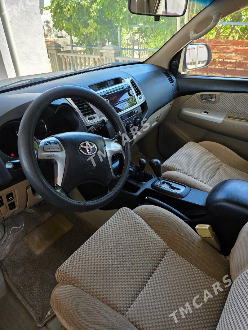 Toyota Fortuner 2013 - 260 000 TMT - Балканабат - img 6