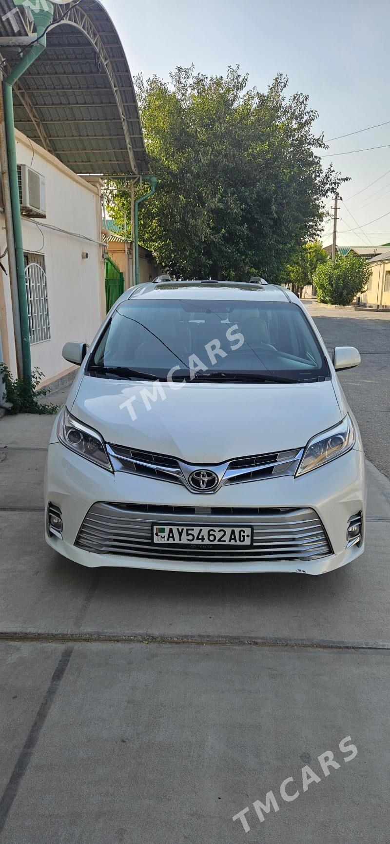 Toyota Sienna 2016 - 435 000 TMT - Aşgabat - img 8