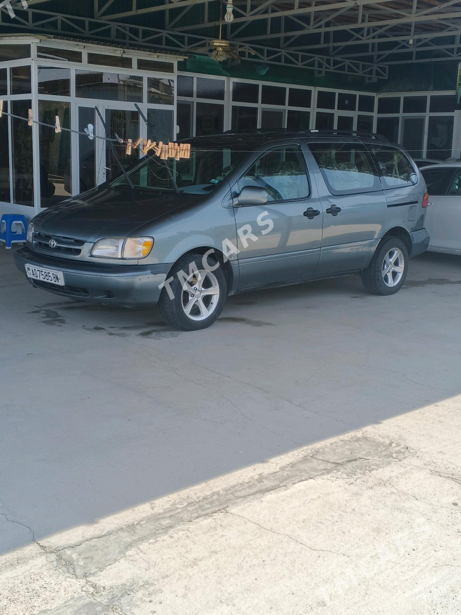 Toyota Sienna 2001 - 143 000 TMT - Гызыларбат - img 2