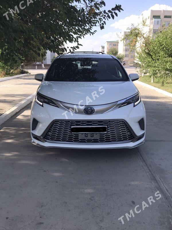 Toyota Sienna 2021 - 670 000 TMT - Türkmenabat - img 7