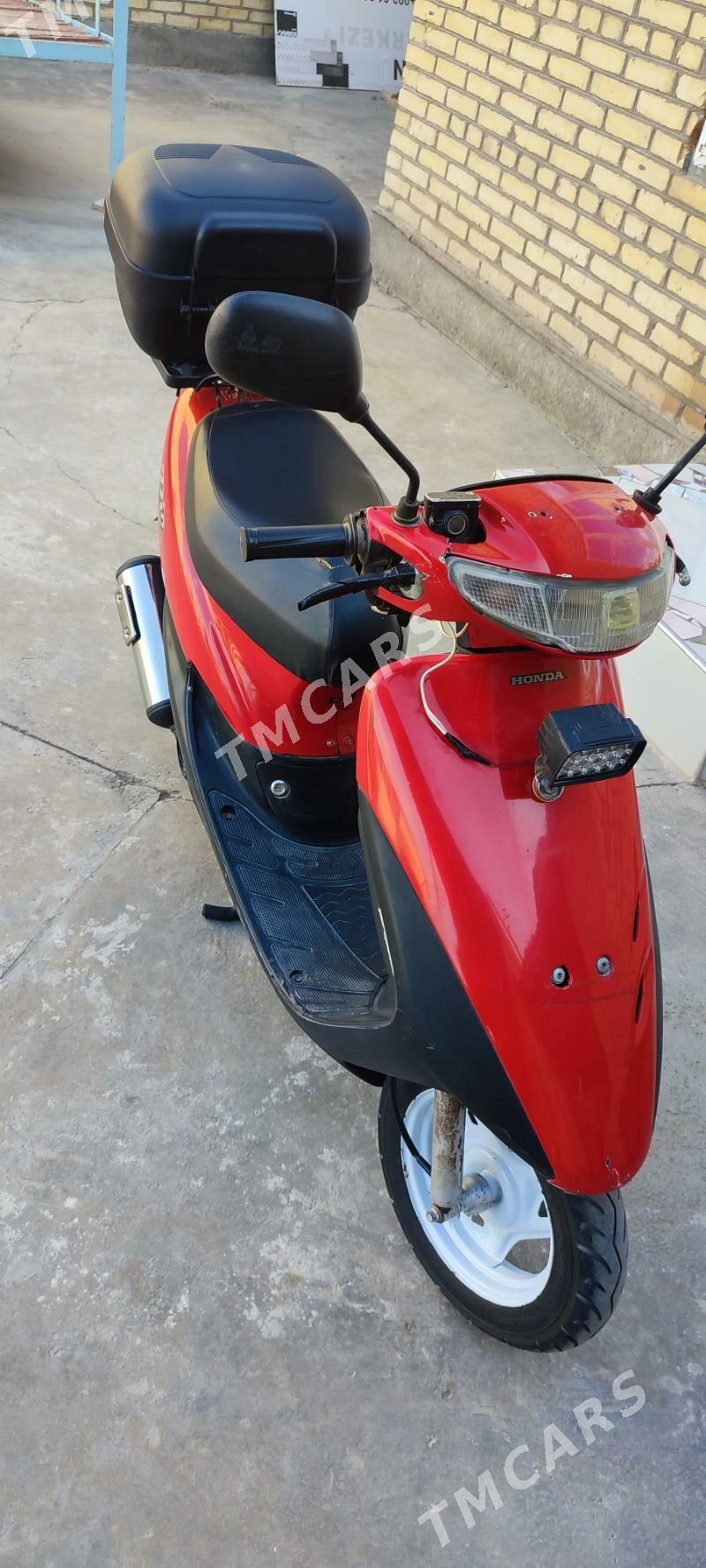 Honda Civic 2016 - 7 500 TMT - Дянев - img 2