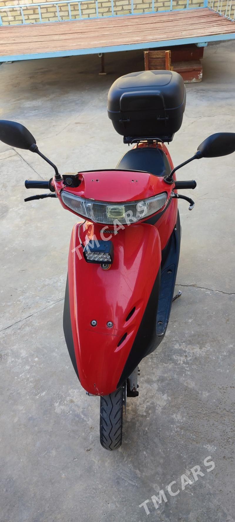 Honda Civic 2016 - 7 500 TMT - Дянев - img 6