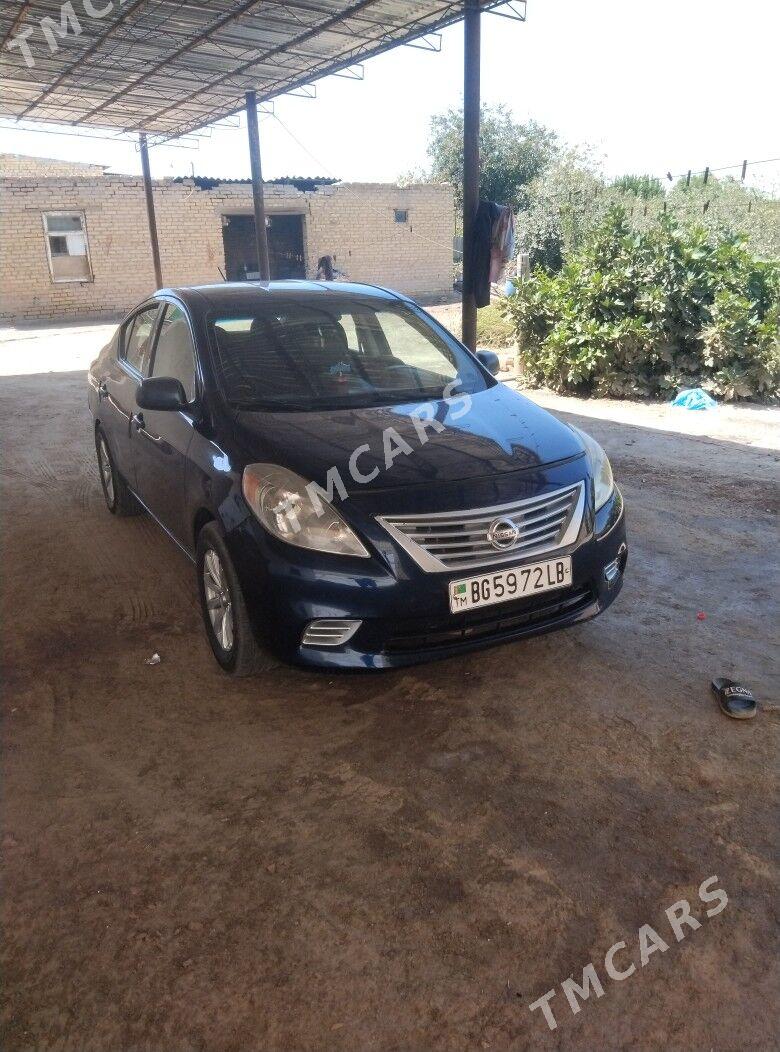 Nissan Versa 2012 - 90 000 TMT - Сакар - img 2