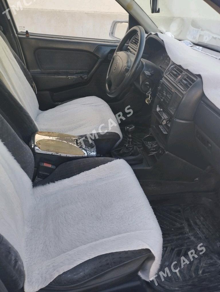 Opel Vectra 1995 - 32 000 TMT - Бахарден - img 4