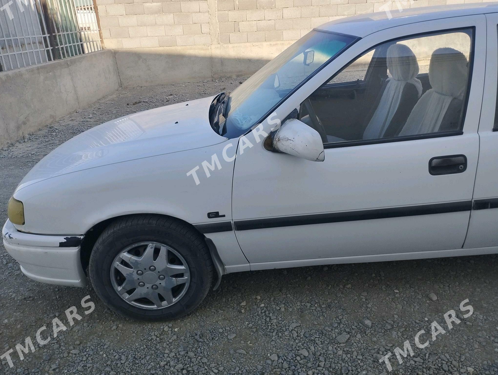 Opel Vectra 1995 - 32 000 TMT - Бахарден - img 7