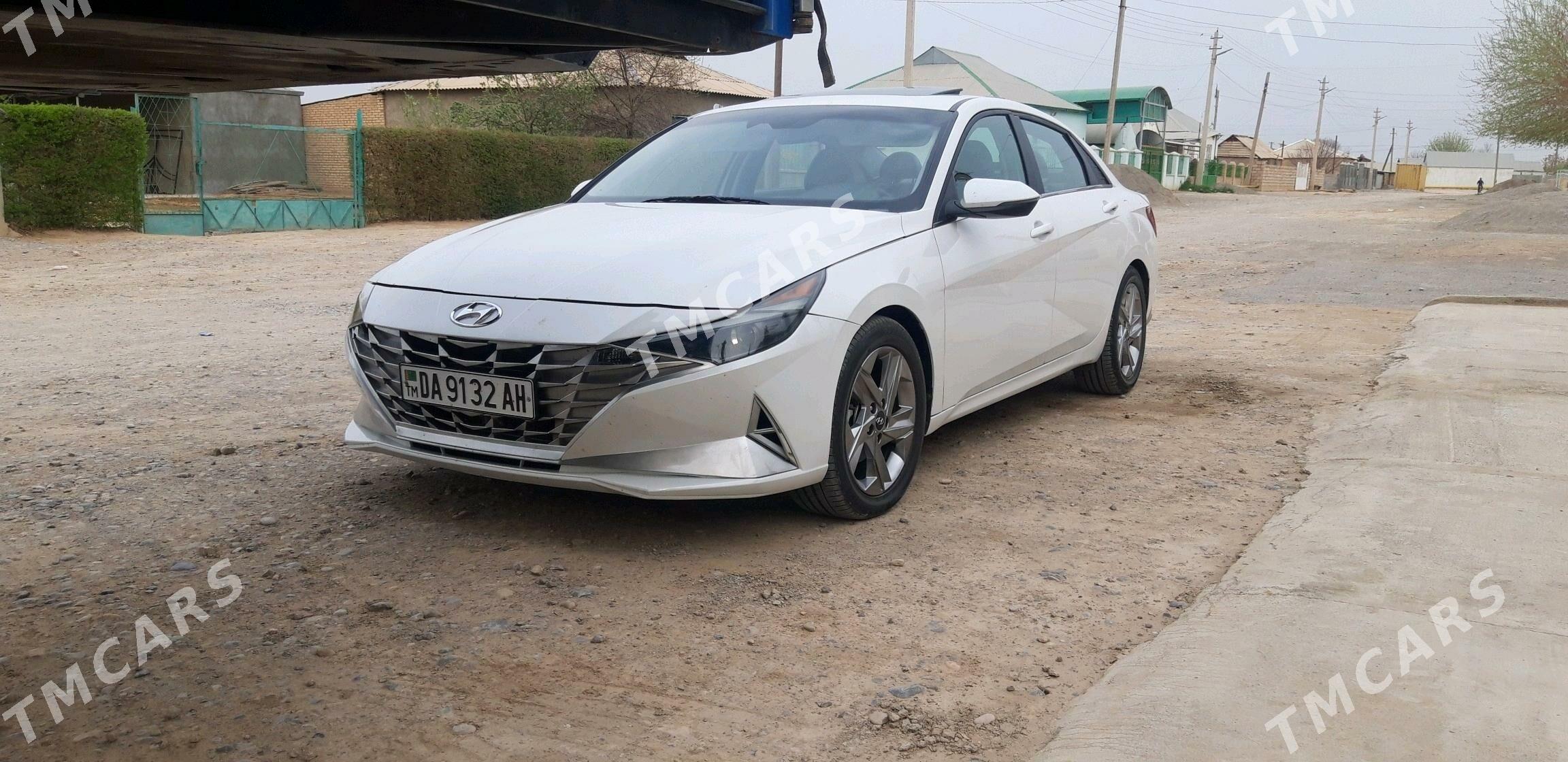 Hyundai Elantra 2021 - 265 000 TMT - Ýaşlyk - img 2