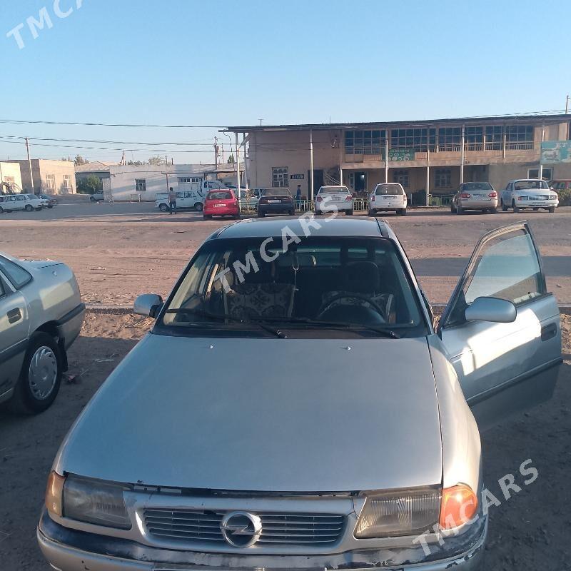 Opel Astra 1994 - 30 000 TMT - Gubadag - img 3