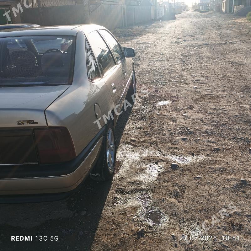 Opel Vectra 1989 - 30 000 TMT - Векильбазар - img 3