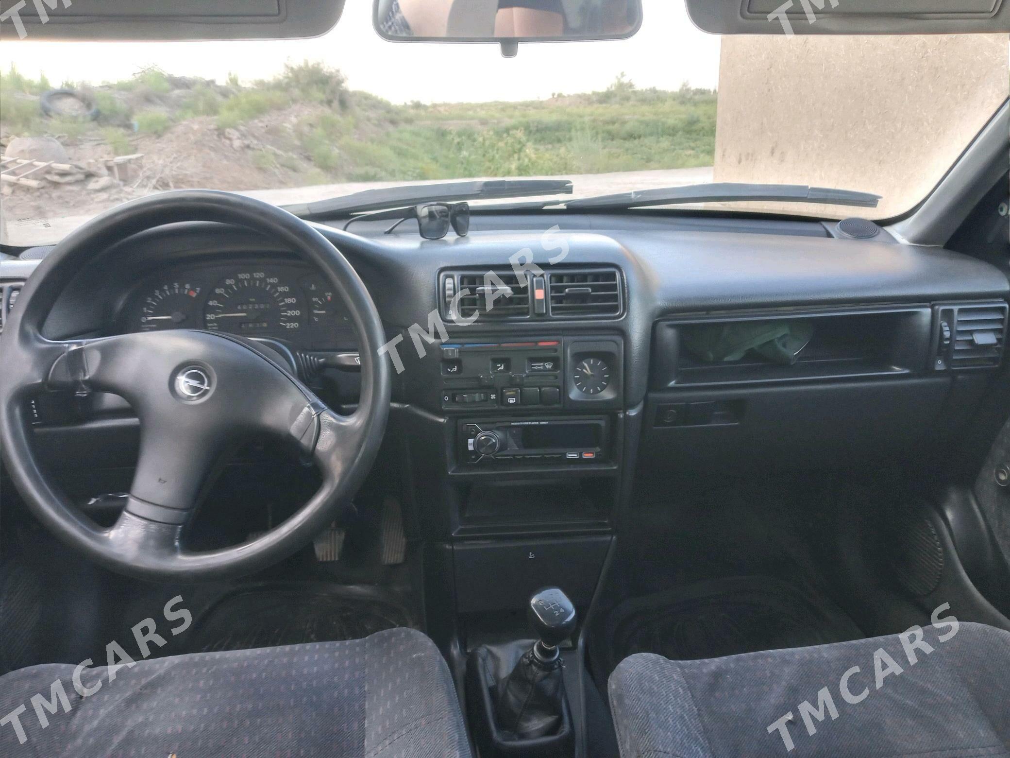 Opel Vectra 1993 - 35 000 TMT - Gubadag - img 3