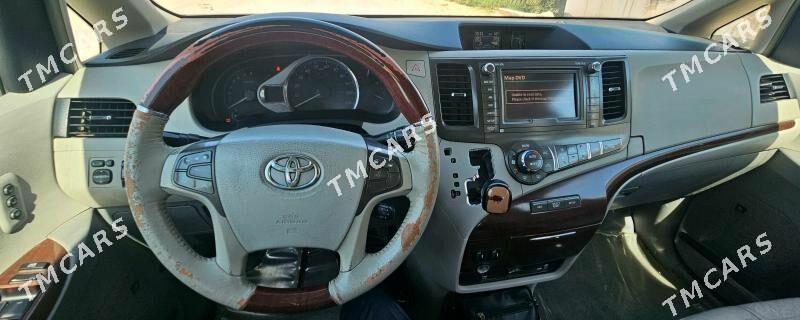 Toyota Sienna 2010 - 300 000 TMT - Ашхабад - img 8