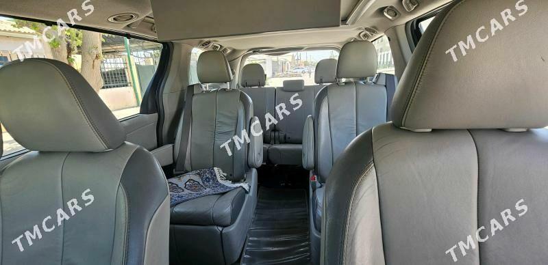 Toyota Sienna 2010 - 300 000 TMT - Ашхабад - img 9