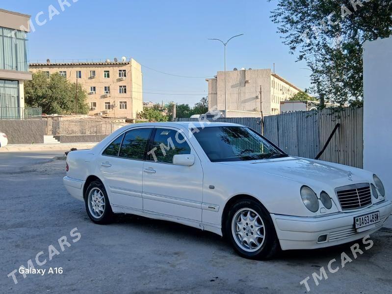 Mercedes-Benz E320 1997 - 86 000 TMT - Балканабат - img 2