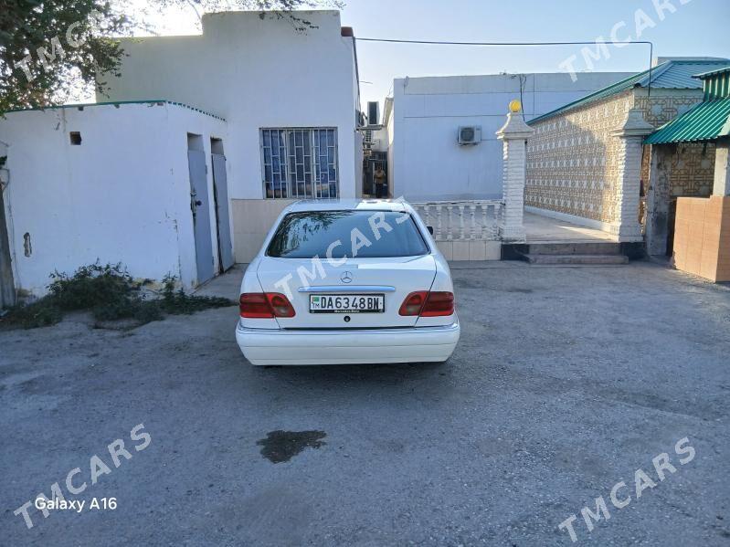 Mercedes-Benz E320 1997 - 86 000 TMT - Балканабат - img 9