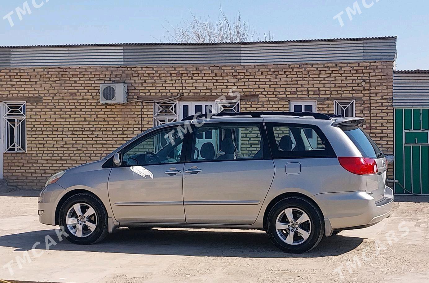 Toyota Sienna 2008 - 210 000 TMT - Мары - img 7