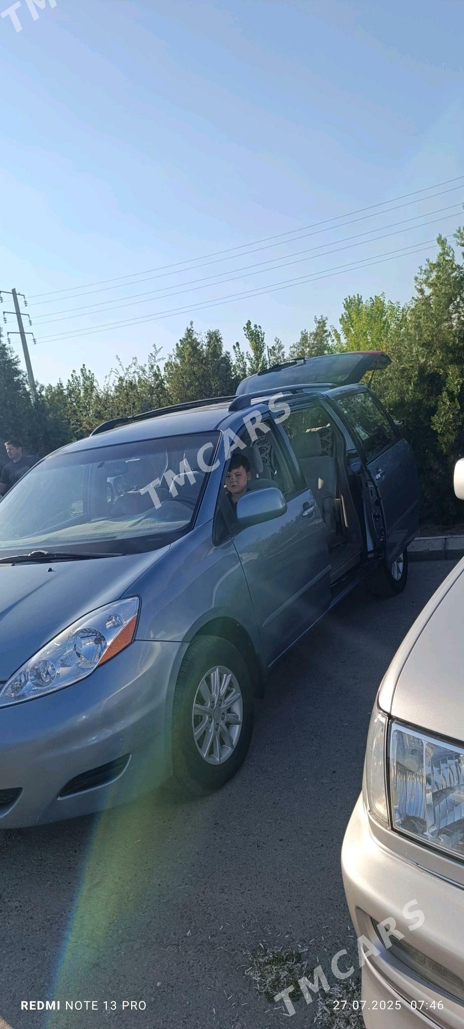 Toyota Sienna 2008 - 230 000 TMT - Gurbansoltan Eje - img 2