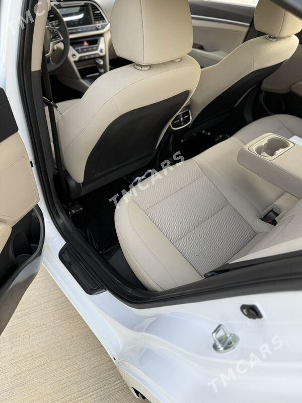Hyundai Elantra 2018 - 255 000 TMT - Howdan "B" - img 5