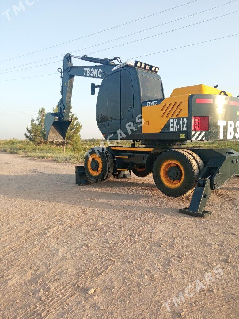 JCB 4CX ECO 2003 - 400 000 TMT - Garabekewül - img 6