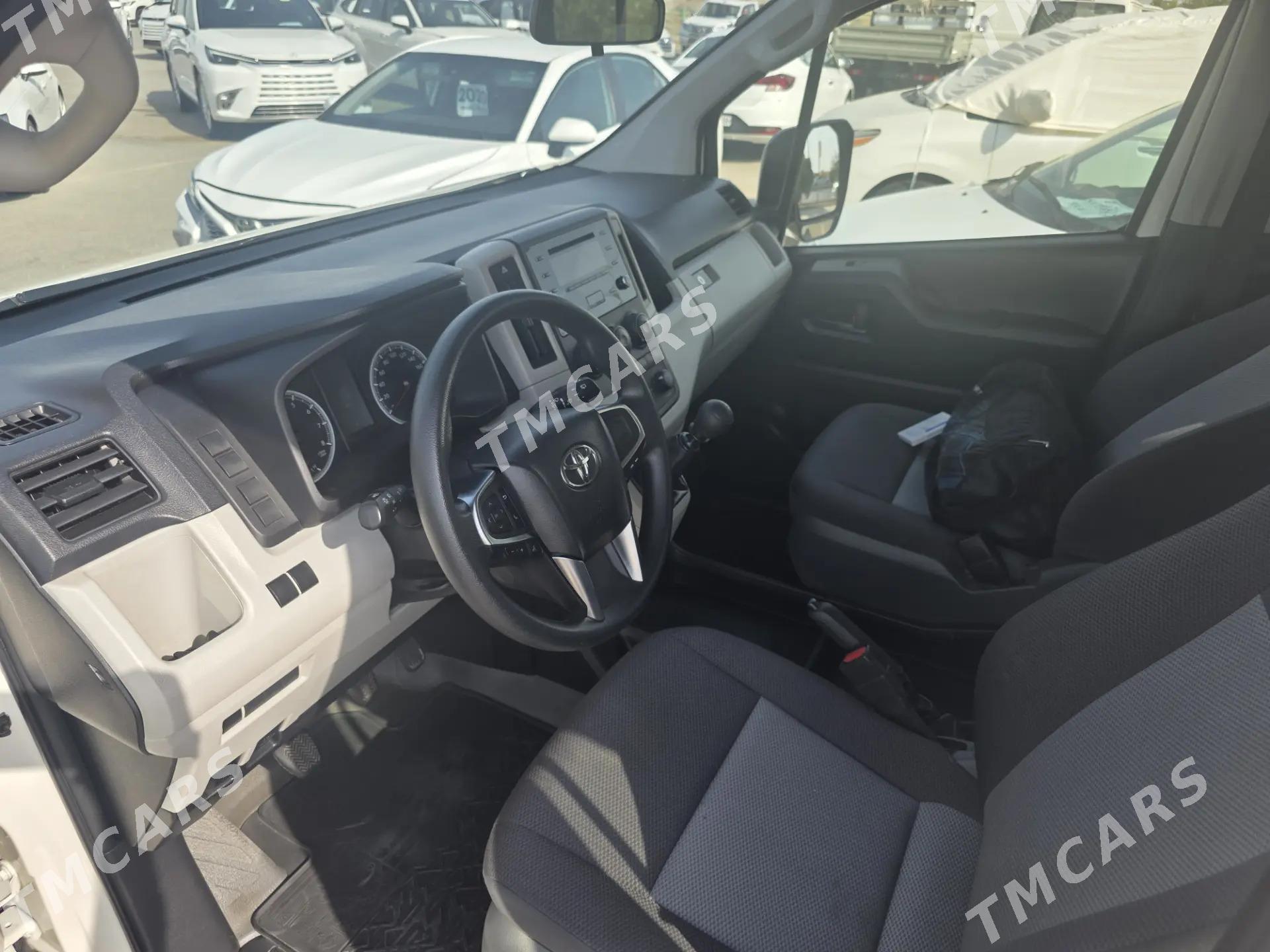 Toyota Hiace 2021 - 680 000 TMT - Aşgabat - img 1