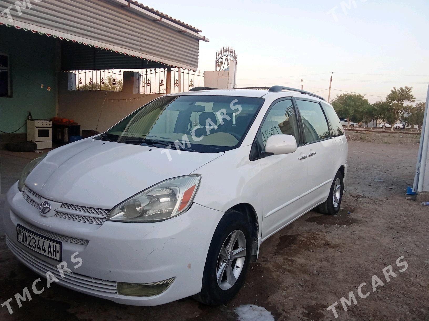 Toyota Sienna 2004 - 170 000 TMT - Теджен - img 10