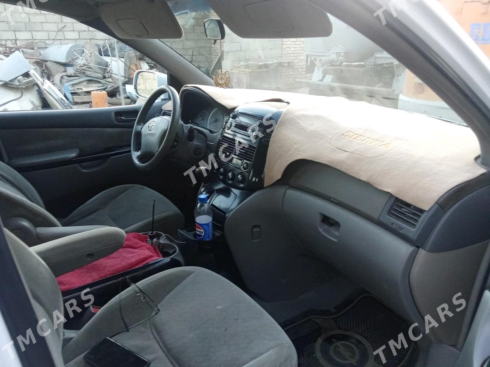 Toyota Sienna 2004 - 170 000 TMT - Теджен - img 8