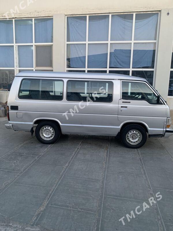 Toyota Hiace 1988 - 52 000 TMT - Мары - img 2