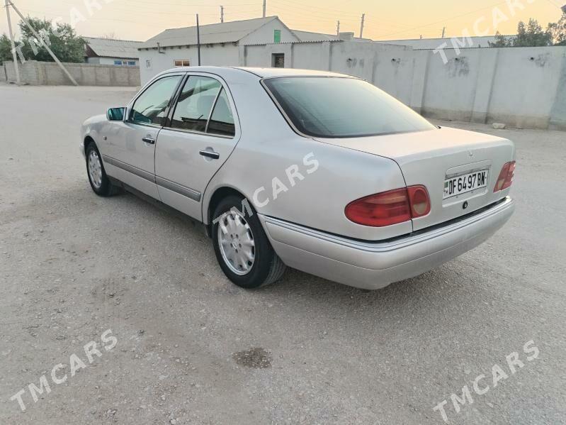Mercedes-Benz E320 1999 - 87 000 TMT - Гумдаг - img 2
