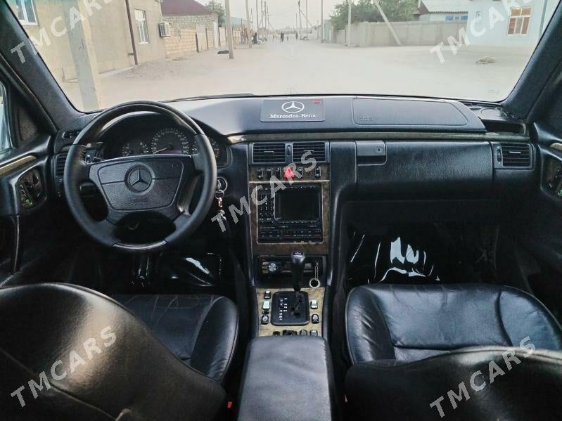 Mercedes-Benz E320 1999 - 87 000 TMT - Гумдаг - img 5