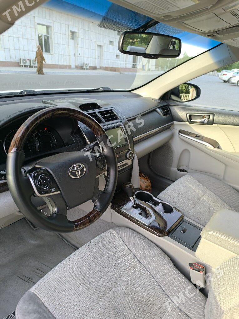 Toyota Camry 2012 - 220 000 TMT - Podwoýski köç. (Bitarap Türkmenistan şaýoly) - img 3