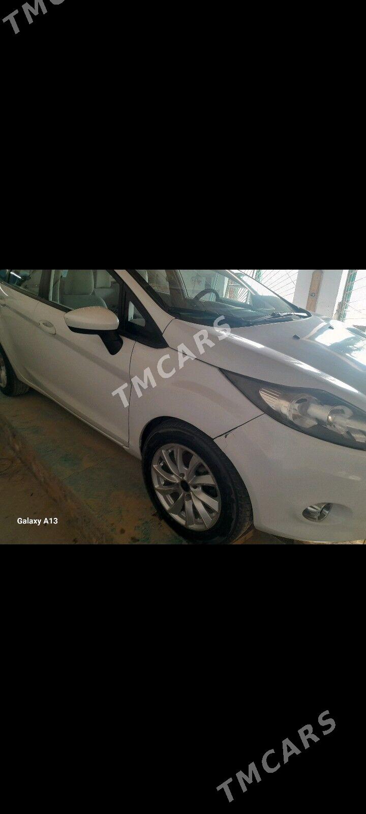 Ford Fiesta 2011 - 70 000 TMT - Мары - img 3