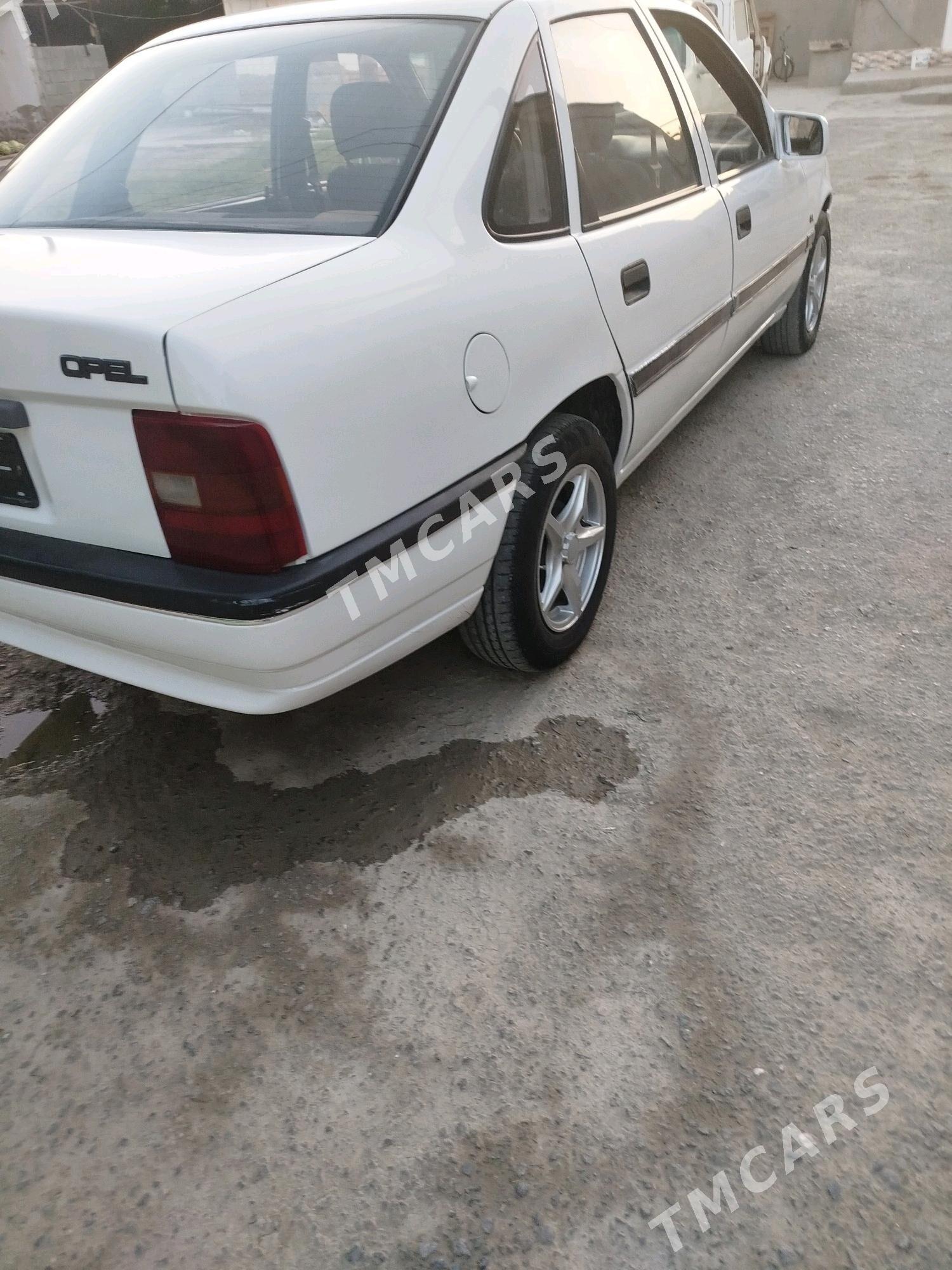 Opel Vectra 1990 - 37 000 TMT - Bäherden - img 5