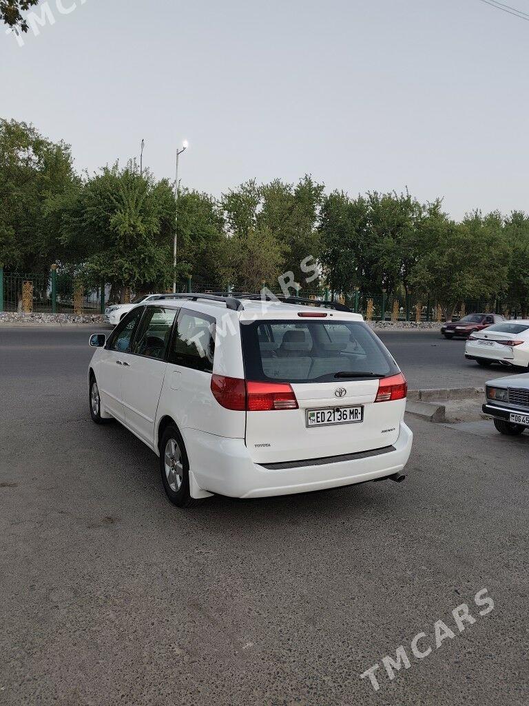Toyota Sienna 2005 - 190 000 TMT - Мары - img 3