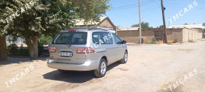 Toyota Sienna 2002 - 190 000 TMT - Kerki - img 3