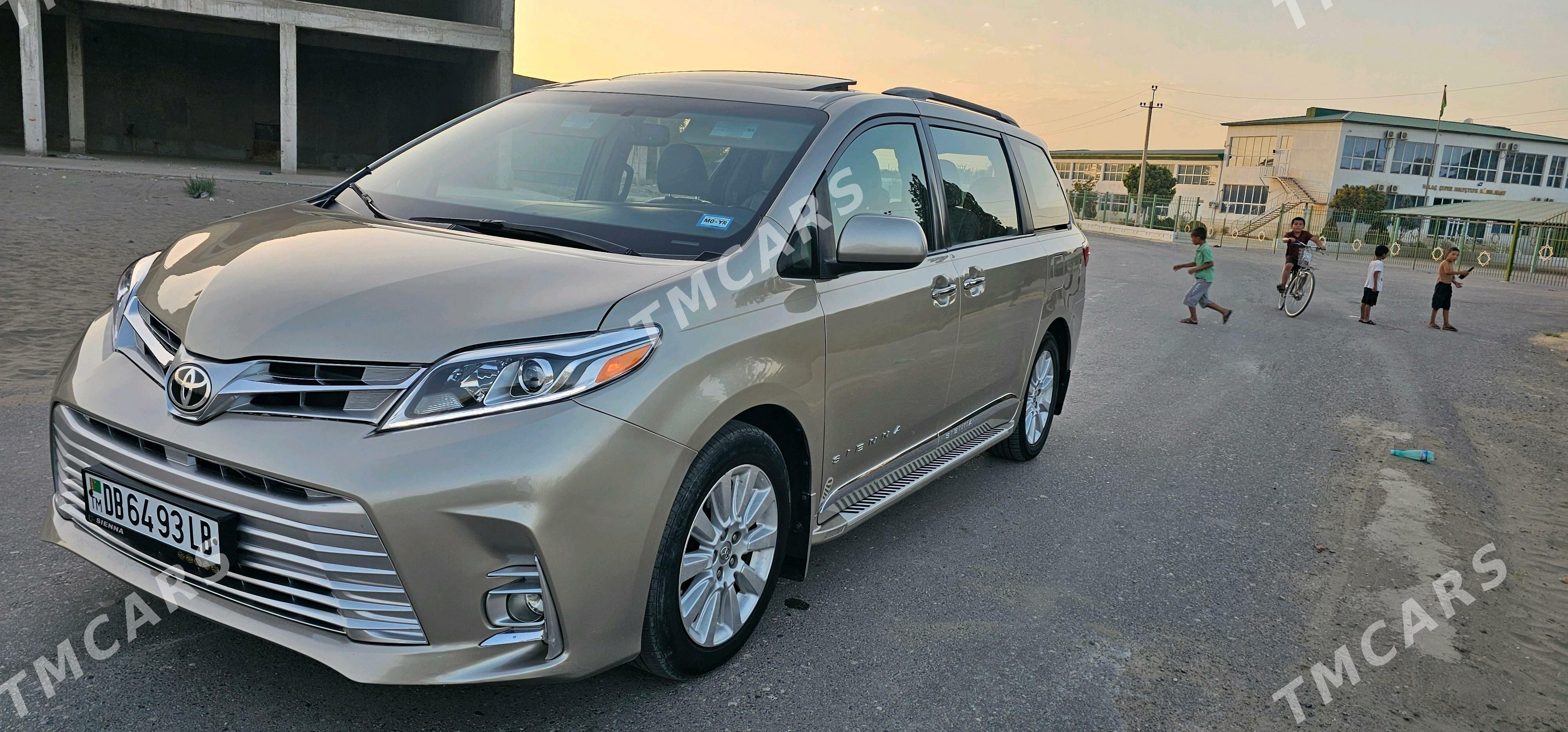 Toyota Sienna 2016 - 390 000 TMT - Halaç - img 2