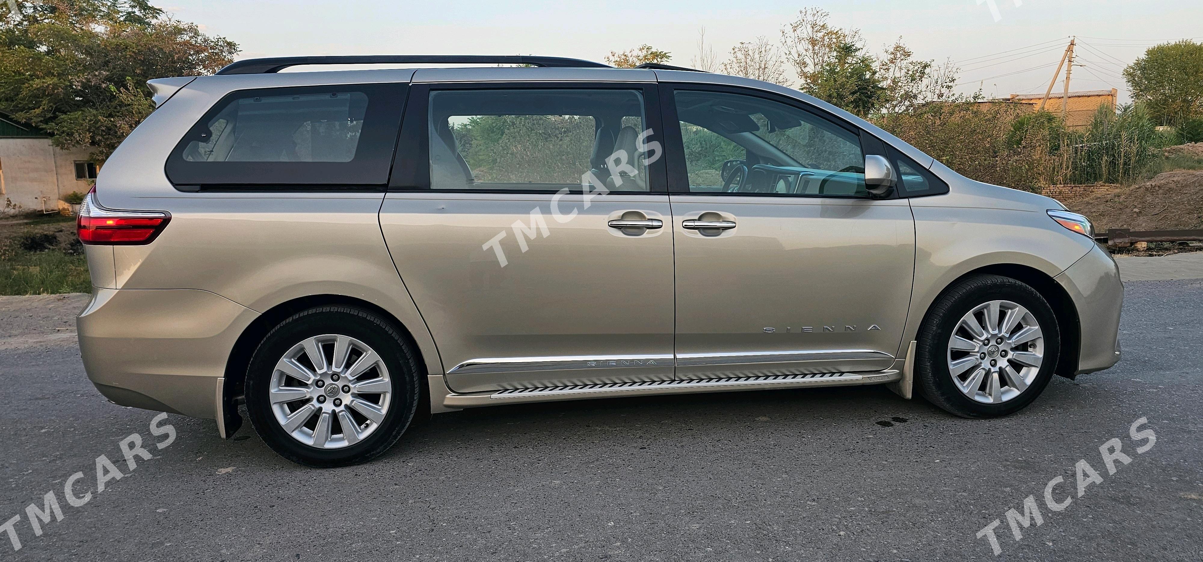Toyota Sienna 2016 - 390 000 TMT - Halaç - img 5