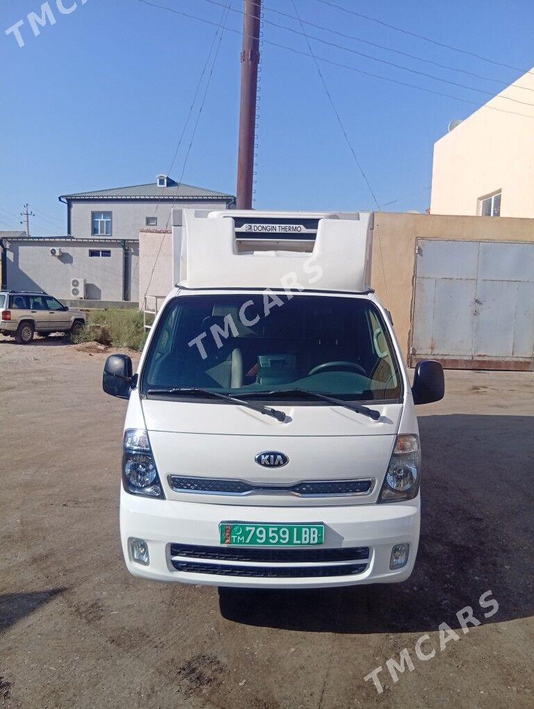 Kia Bongo 2018 - 220 000 TMT - Керки - img 3