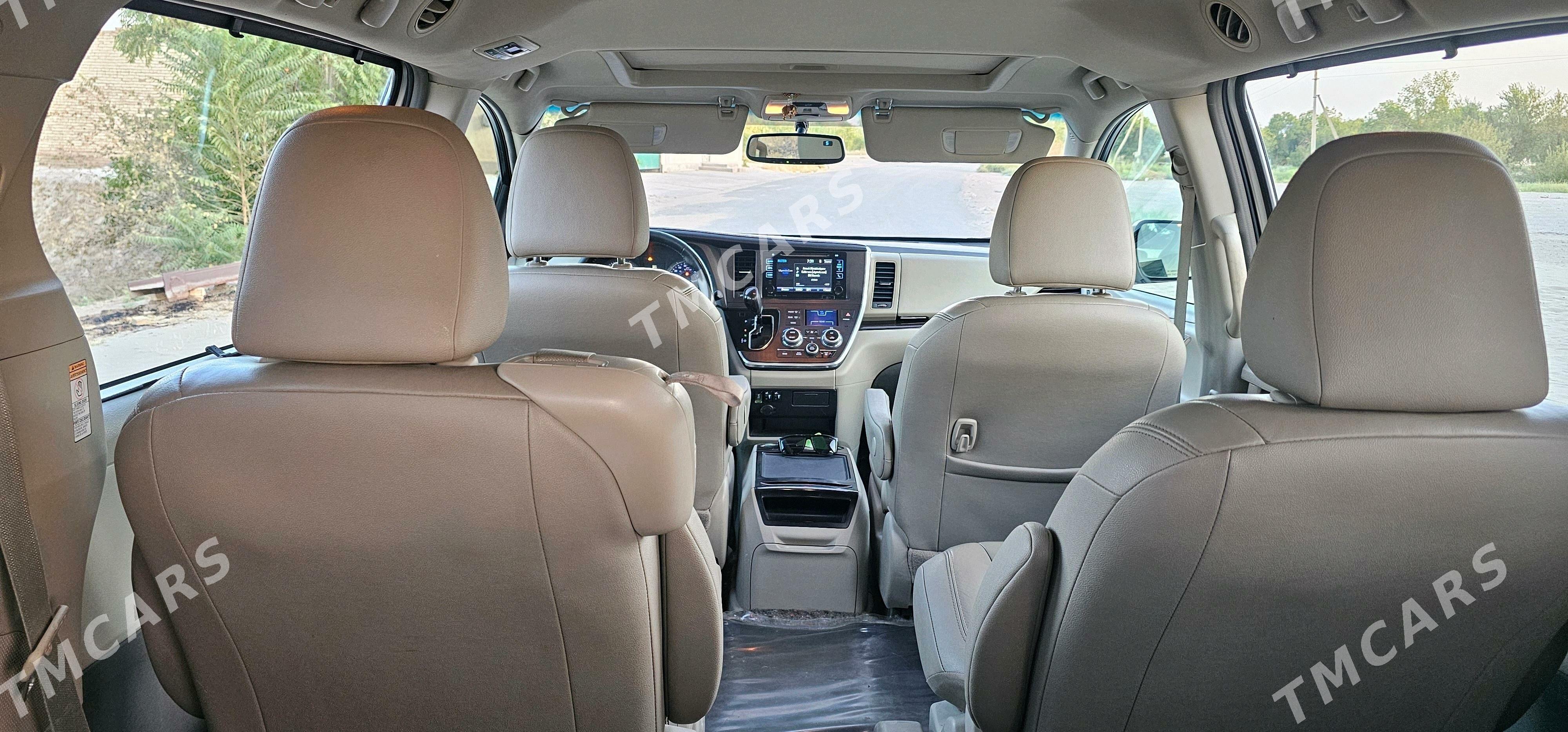 Toyota Sienna 2016 - 390 000 TMT - Halaç - img 9