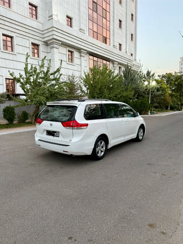 Toyota Sienna 2012 - 275 000 TMT - Aşgabat - img 7