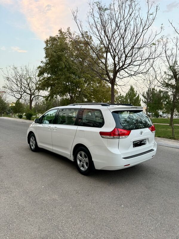 Toyota Sienna 2012 - 275 000 TMT - Aşgabat - img 5